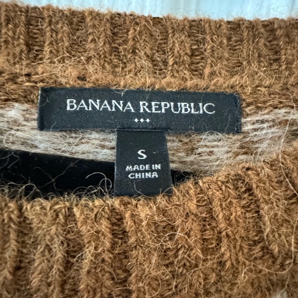 Banana Republic Sweater - Picture 3 of 3